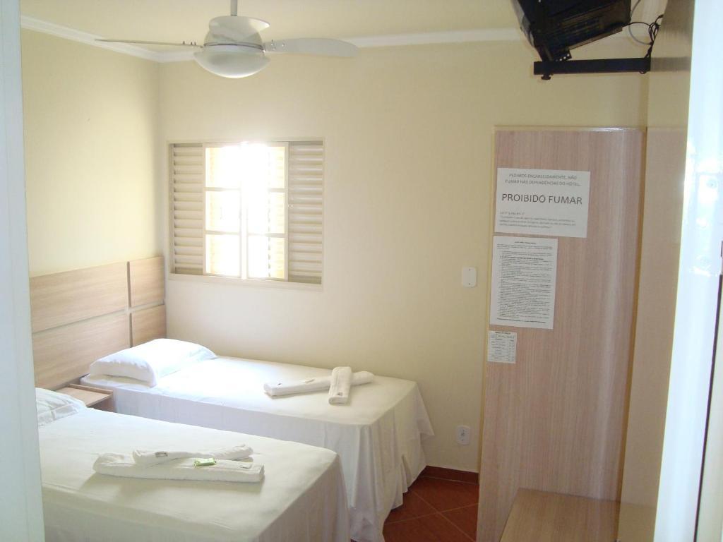 Hotel Perez Pouso Alegre Phòng bức ảnh